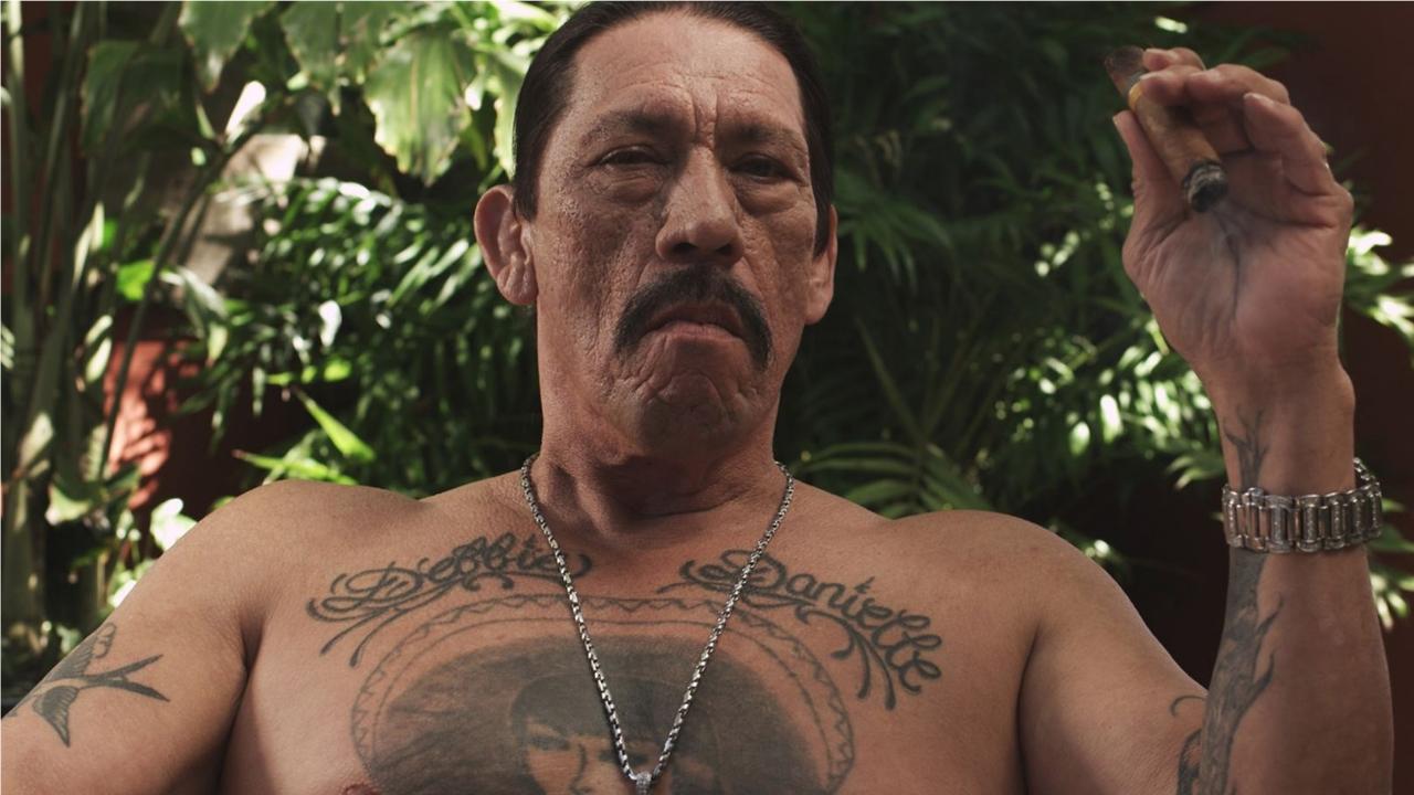 Danny Trejo sauve un bébé