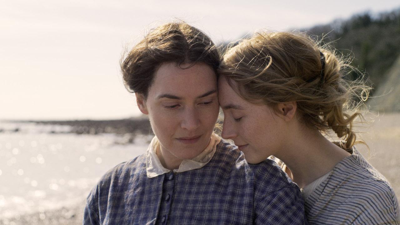 Kate Winslet et Saoirse Ronan dans Ammonite de Francis Lee