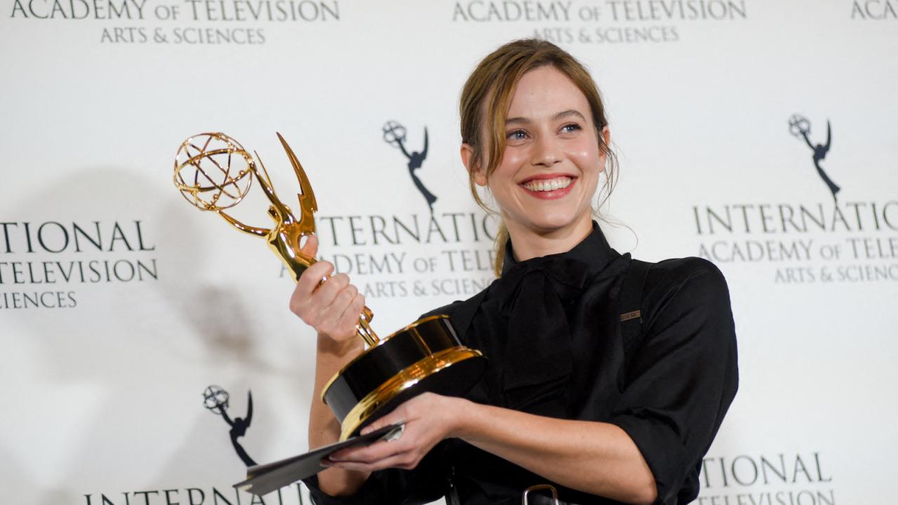 Lou de Laâge sacrée meilleure actrice aux International Emmy Awards