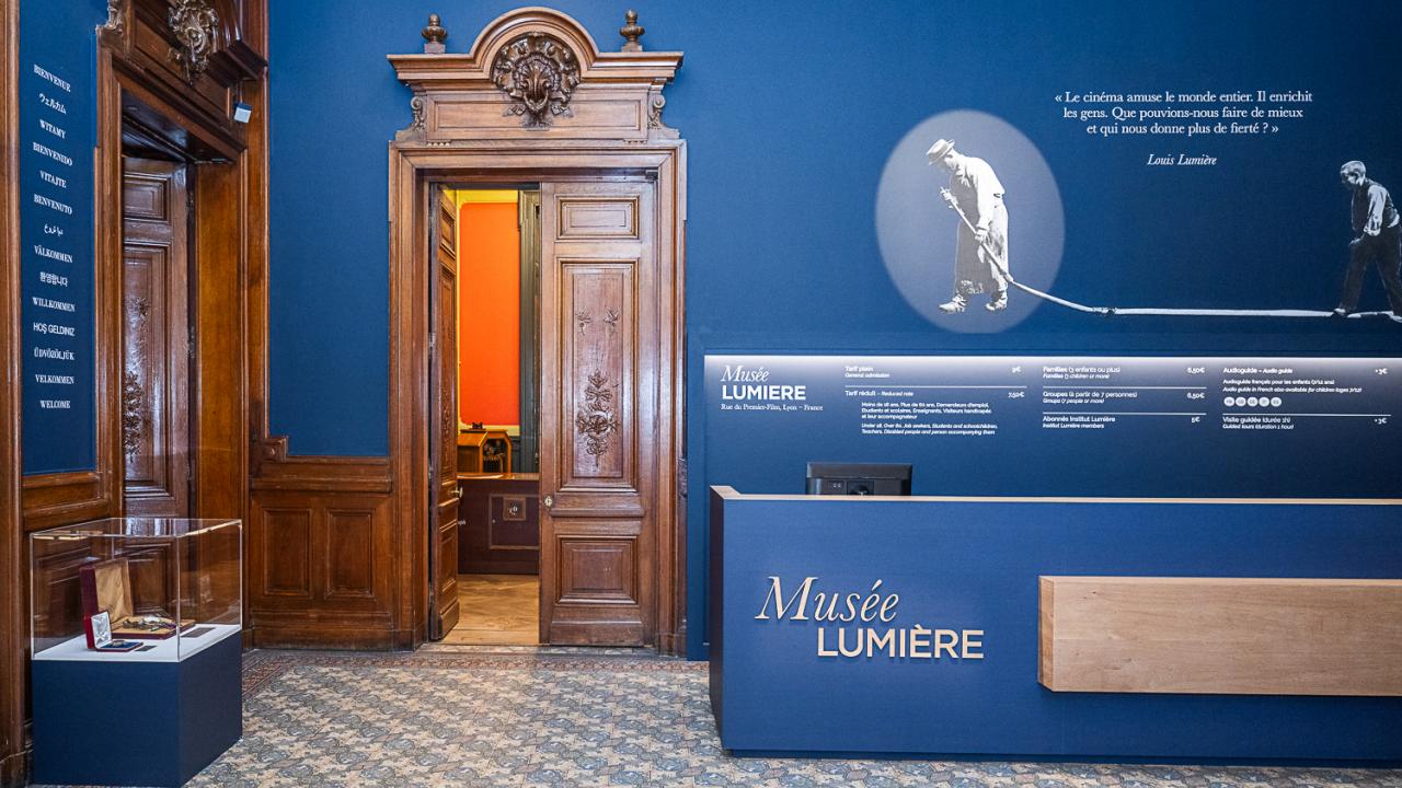 Entrée du musée Lumière