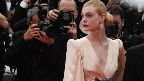 Elle Fanning lors de la première montée des marches du festival de Cannes 2019