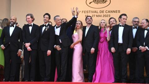 Wes Anderson et toutes ses stars investissent Cannes : Scarlett Johansson, Tom Hanks, Steve Carell, Bryan Cranston...