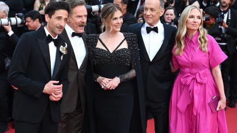 Wes Anderson et toutes ses stars investissent Cannes : Scarlett Johansson, Tom Hanks, Steve Carell, Bryan Cranston...