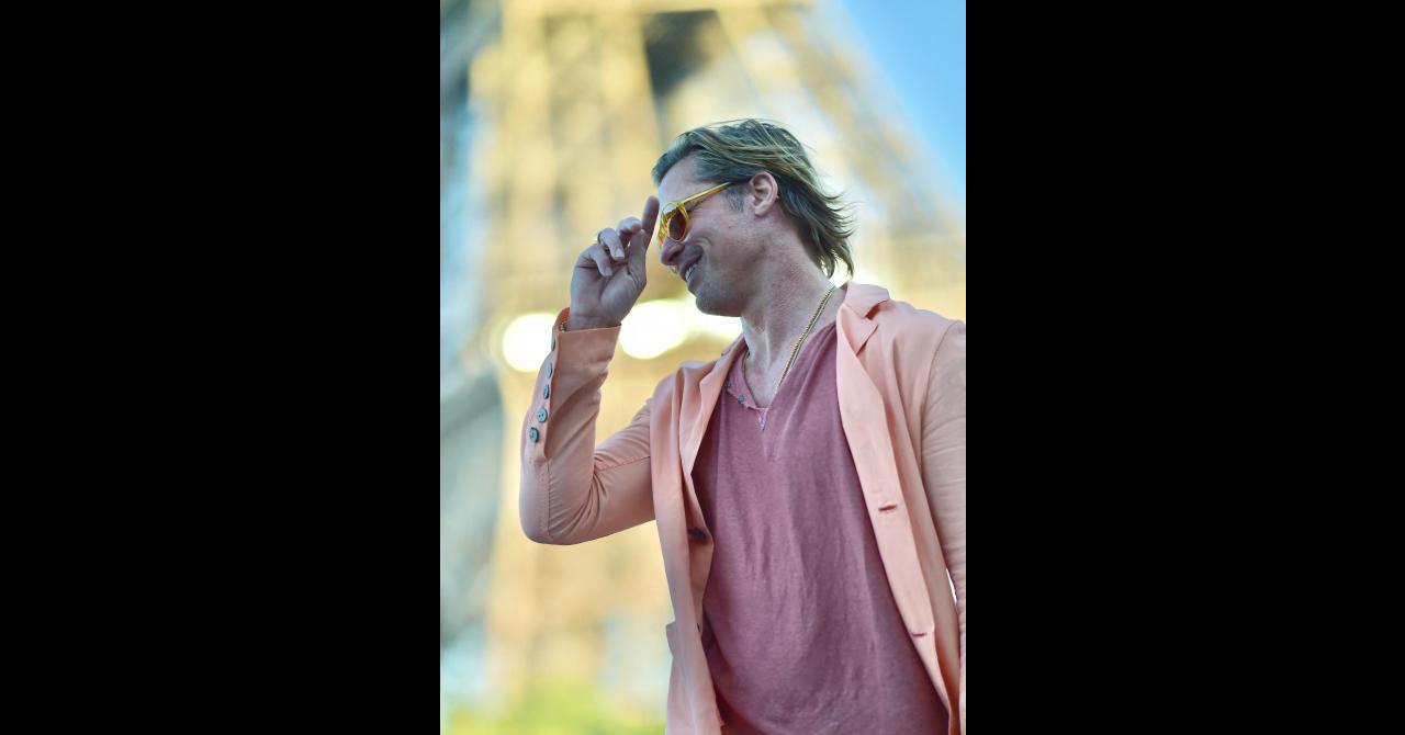 Brad Pitt a fait grimper la température à Paris pour la promo de Bullet Train 