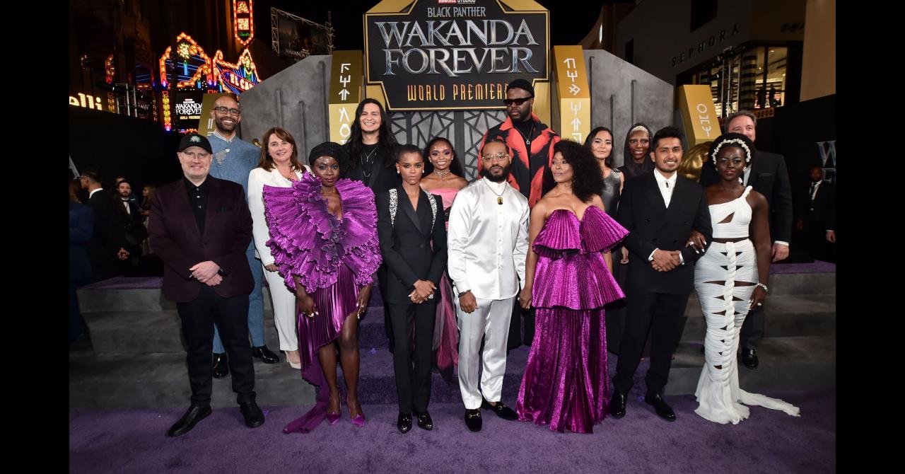 Kevin Feige, Nate Moore, Victoria Alonso, Danai Gurira, Letitia Wright, Dominique Thorne, Ryan Coogler, Winston Duke, Angela Bassett, Mabel Cadena, Michaela Coel, Tenoch Huerta, Lupita Nyong'o et Louis D'Esposito à l'avant-première mondiale de Black Panther: Wakanda Forever